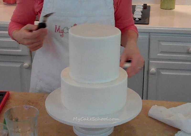 How to Dowel and Stack a Tiered Cake Tutorial 