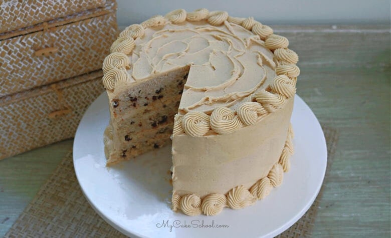 https://www.mycakeschool.com/images/2020/11/Banana-Chocolate-Chip-with-Peanut-Butter-Frosting-780x475.jpg