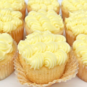 Lemonade Cupcakes on a cake platter.